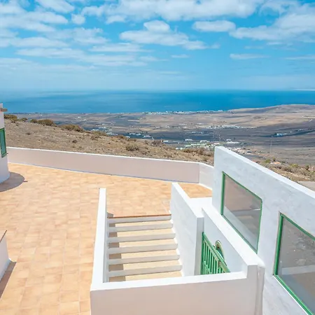 فيلة La Asomada Moon Lanzarote تياس