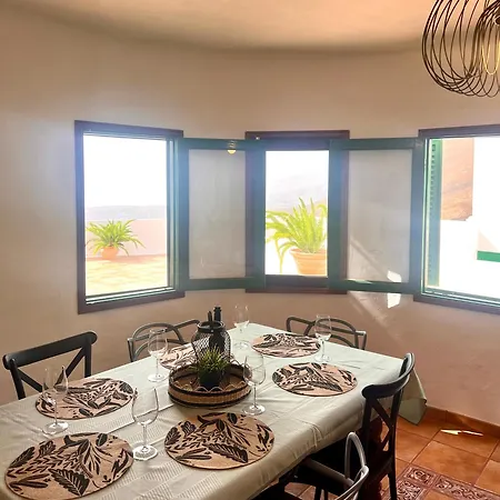 فيلة La Asomada Moon Lanzarote تياس